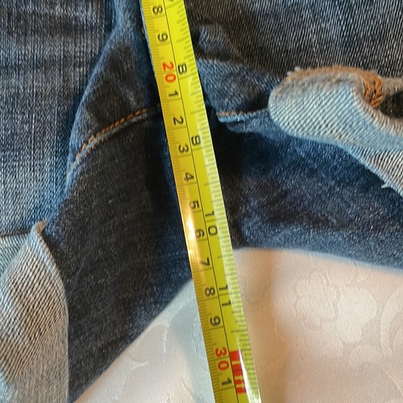 American Eagle Midi jean shorts Cdg btm high rise 4 pockets Sz 8 - Picture 7 of 8